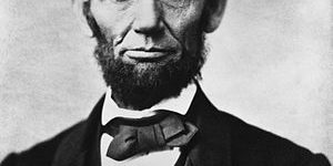 300px-Abraham_Lincoln_head_on_shoulders_photo_portrait.jpg